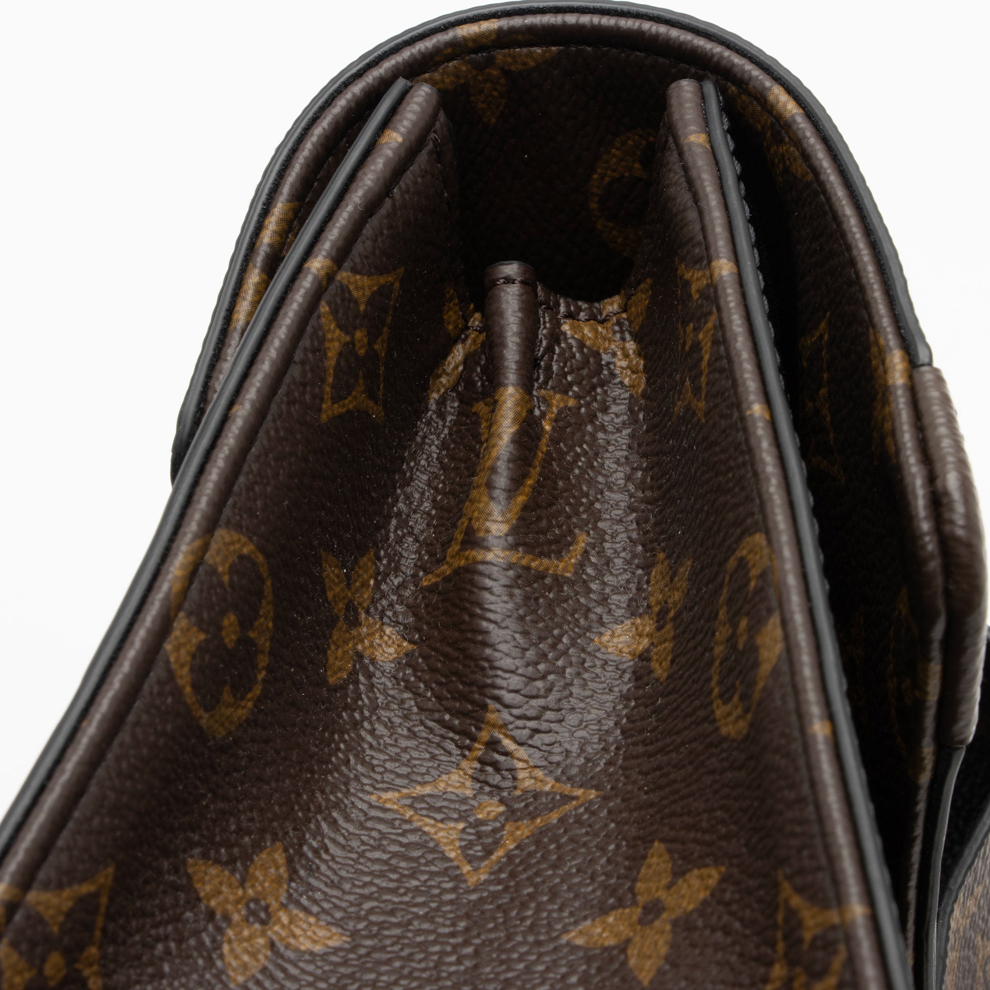 Louis Vuitton Monogram Epi Vernis Wynwood Shoulder Bag (SHF-Fgly0l)
