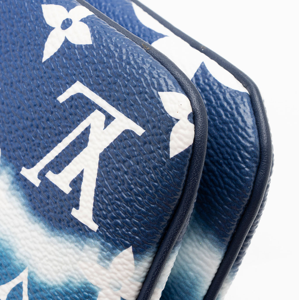 Louis Vuitton Monogram Giant Escale Double Zip Pochette (SHF-jCxDnn)