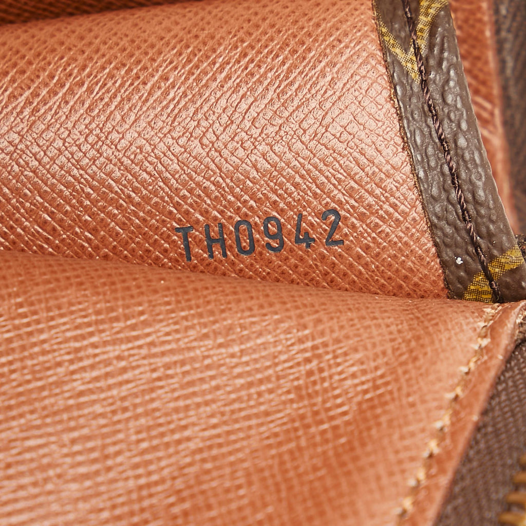 Louis Vuitton Monogram Poche Documents Portfolio (SHG-aJeauv)