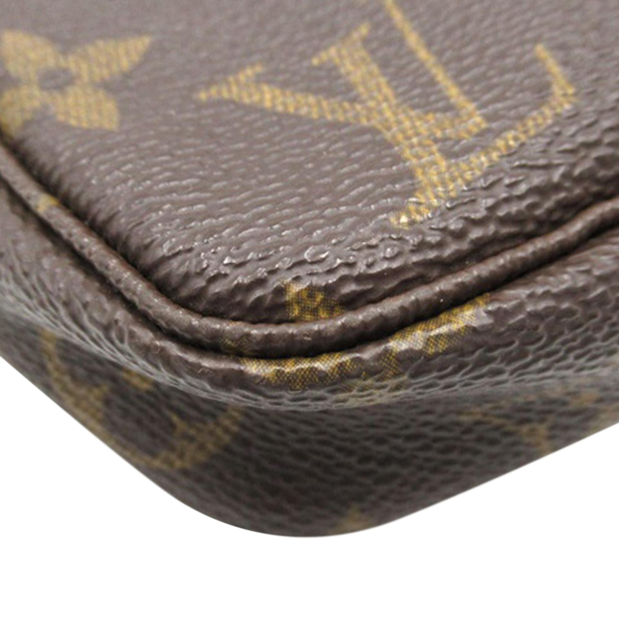 Louis Vuitton Monogram Pochette Accessoires (SHG-By1sjr)