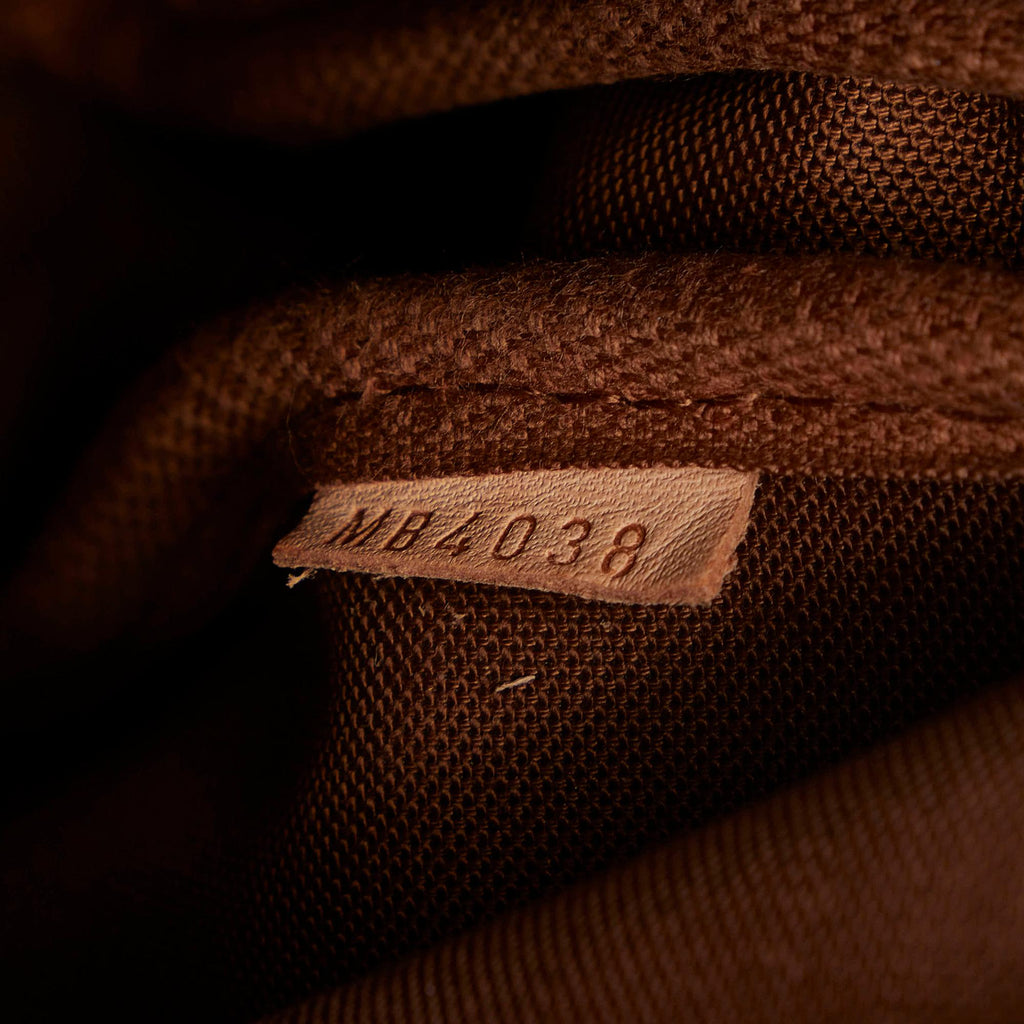 Louis Vuitton Monogram Saumur 25 (SHG-IeZ7vG)