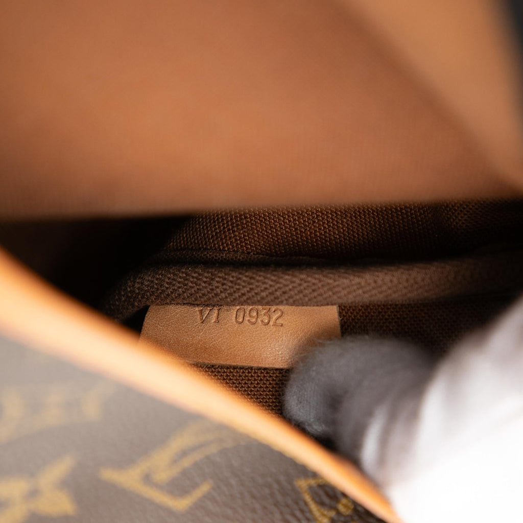 Louis Vuitton Monogram Saumur 25