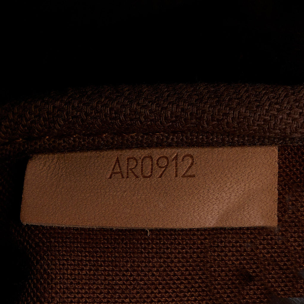 Louis Vuitton Monogram Saumur 35 (SHG-P8frKY)