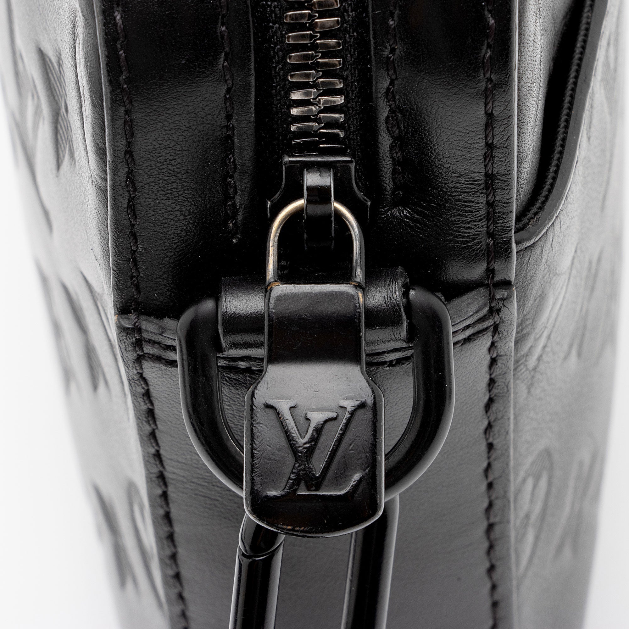 Louis Vuitton Monogram Shadow Duo Messenger Bag (SHF-TqrVc2)