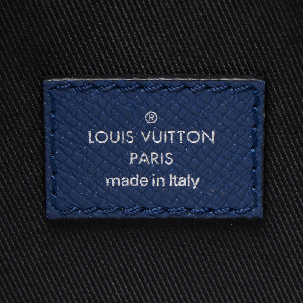 Louis Vuitton Monogram Taiga Leather Outdoor Messenger
