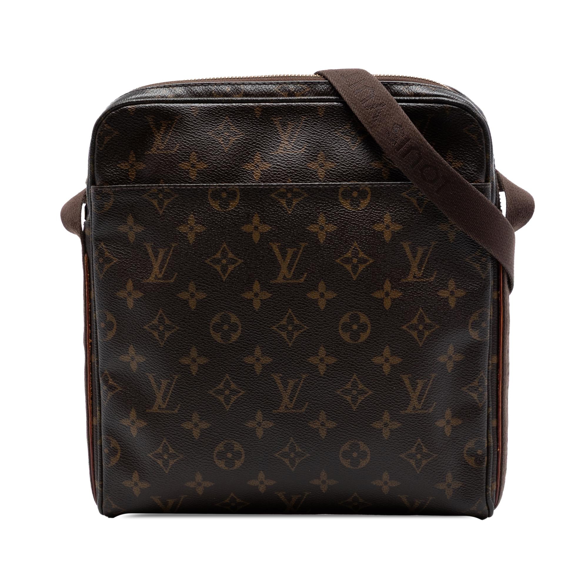 Louis Vuitton Monogram Trotteur Beaubourg