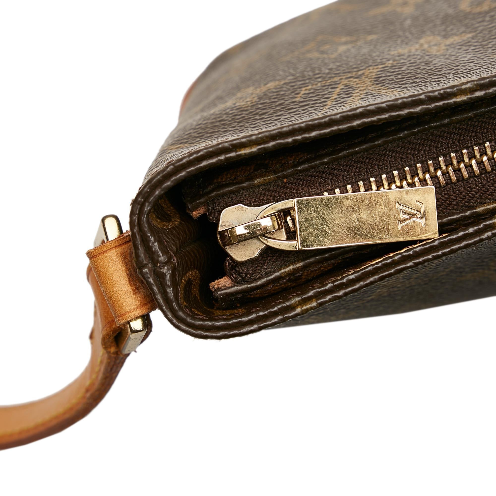 Louis Vuitton Monogram Trotteur (SHG-5v0yiY)