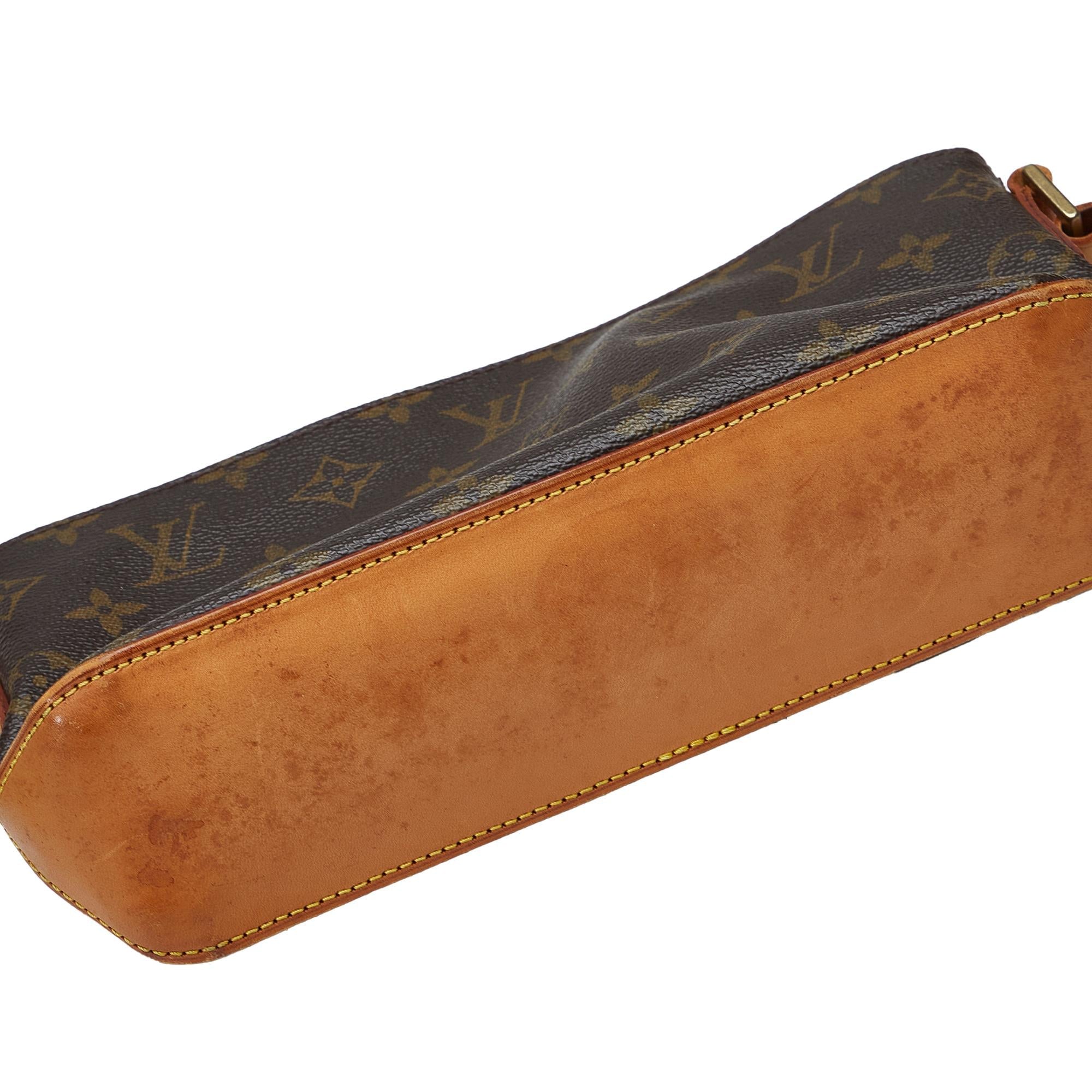 Louis Vuitton Monogram Trotteur (SHG-tO6bVz)