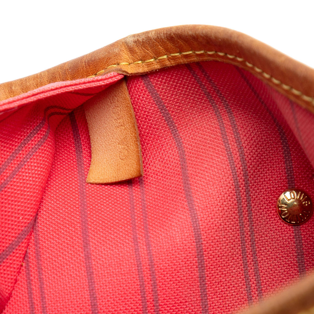 Louis Vuitton Monogram V Neverfull MM