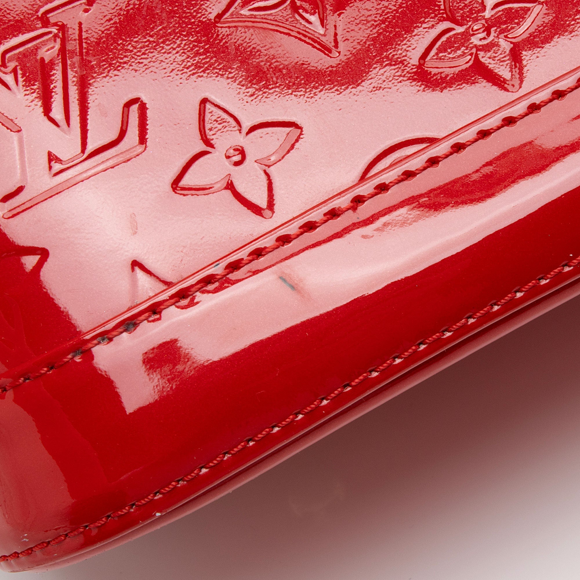 Louis Vuitton Monogram Vernis Alma BB Satchel (SHF-Rw84C7)