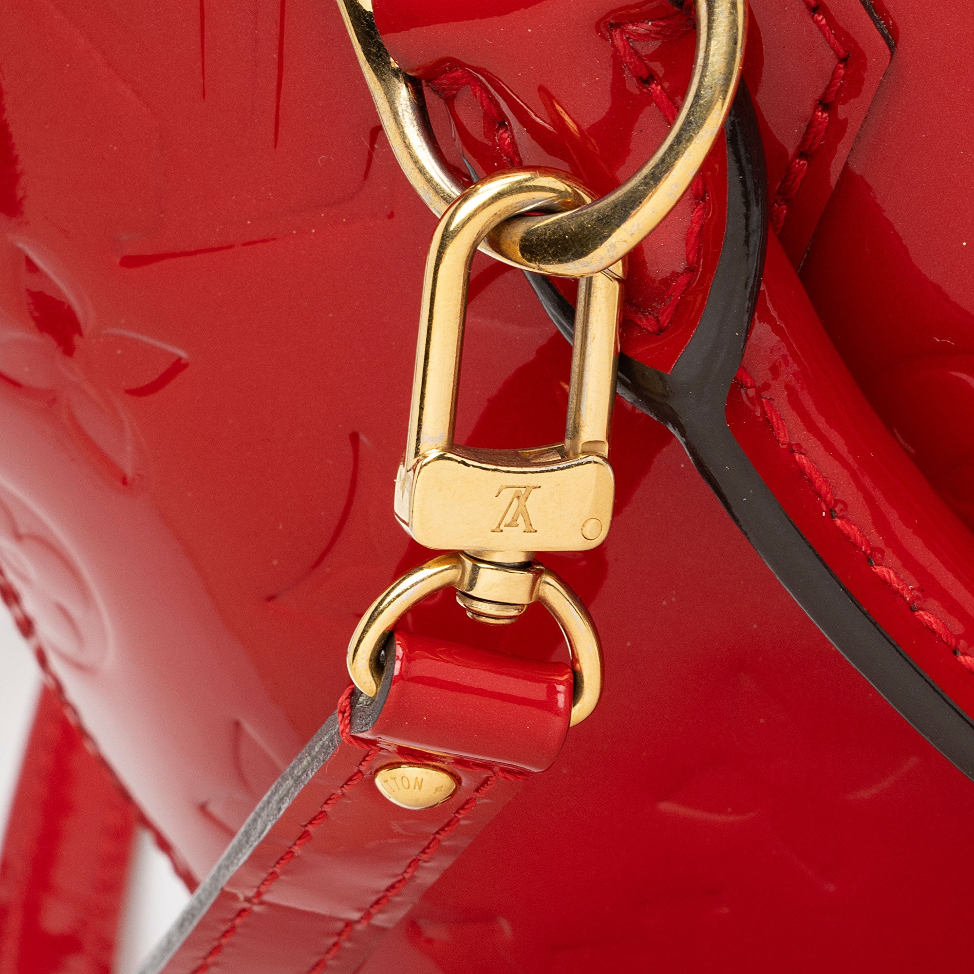 Louis Vuitton Monogram Vernis Alma BB Satchel (SHF-TS3duR)