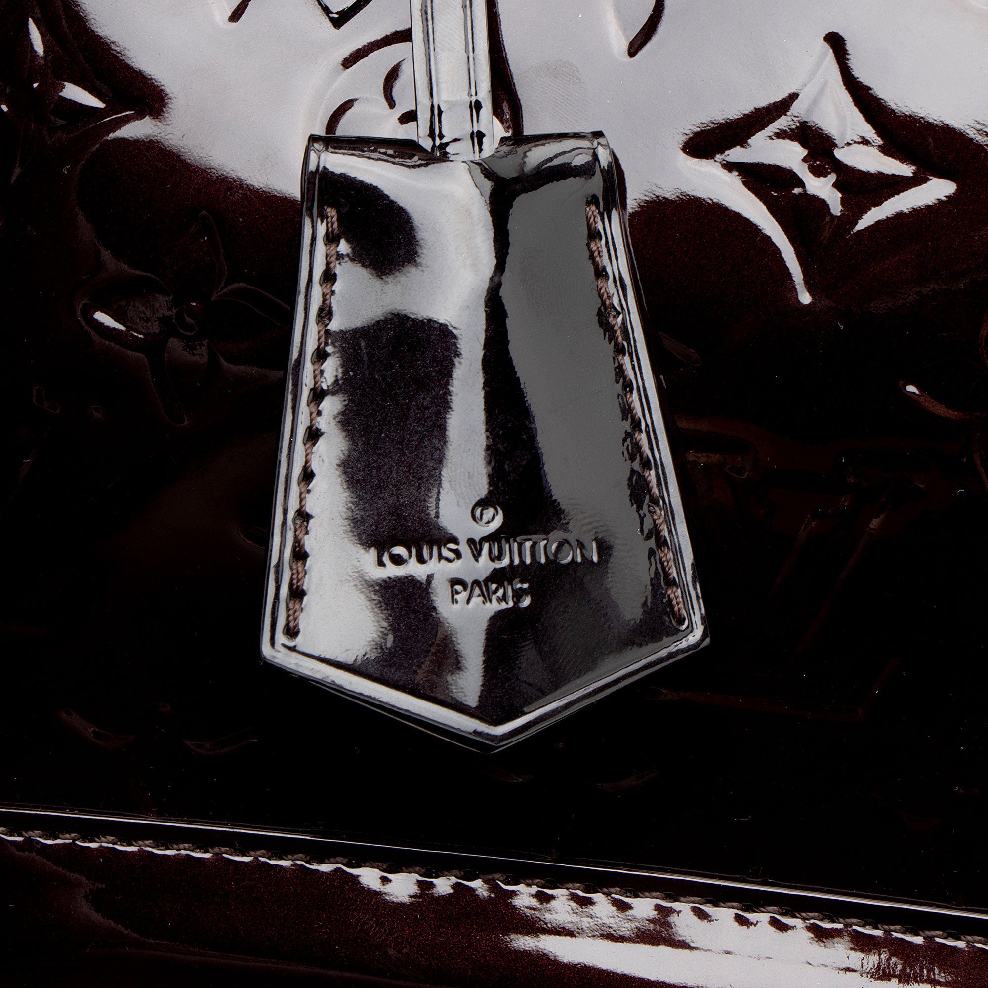 Louis Vuitton Monogram Vernis Alma BB Satchel (SHF-J3tjPU)