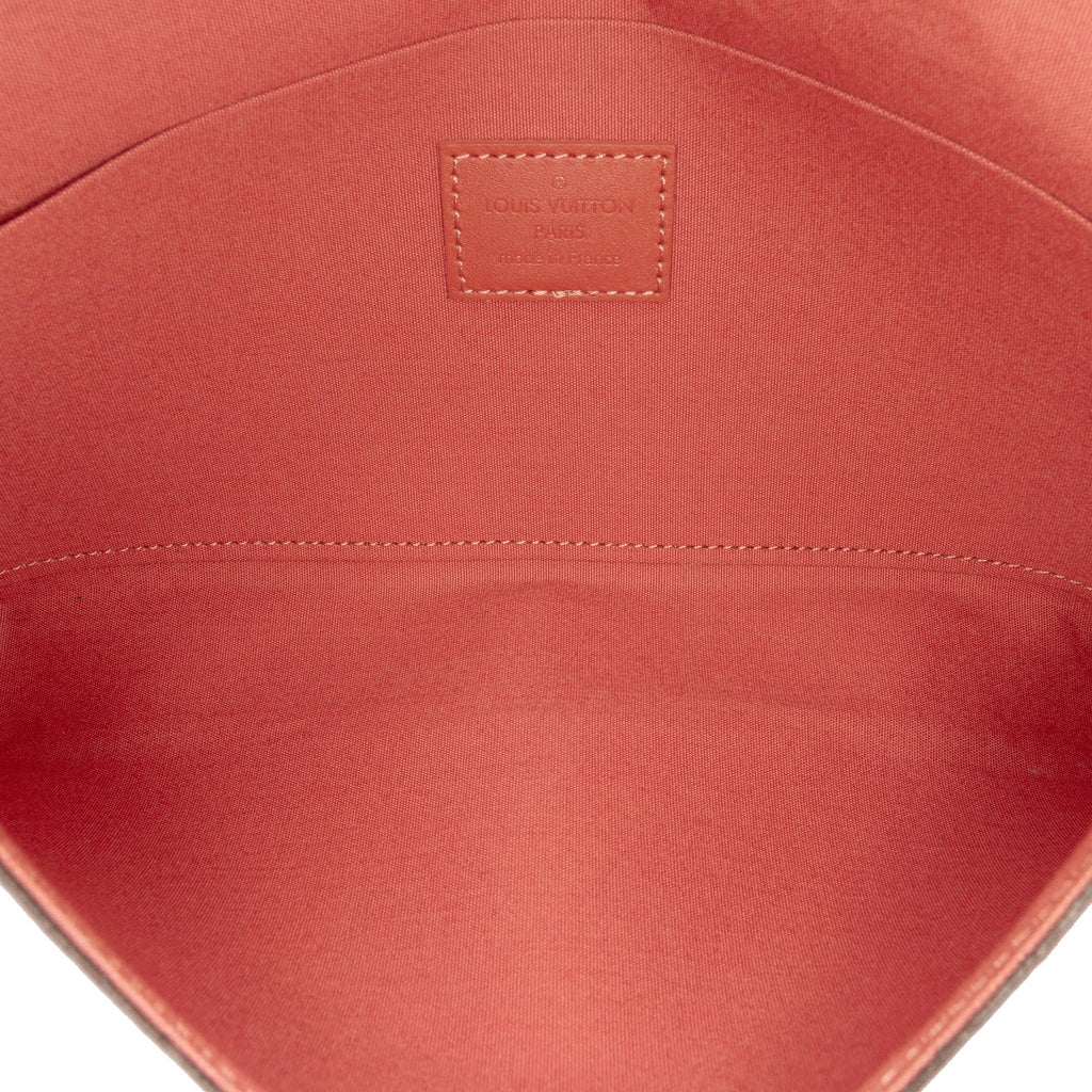 Louis Vuitton Monogram Vernis Pochette Felicie Valentine Dog