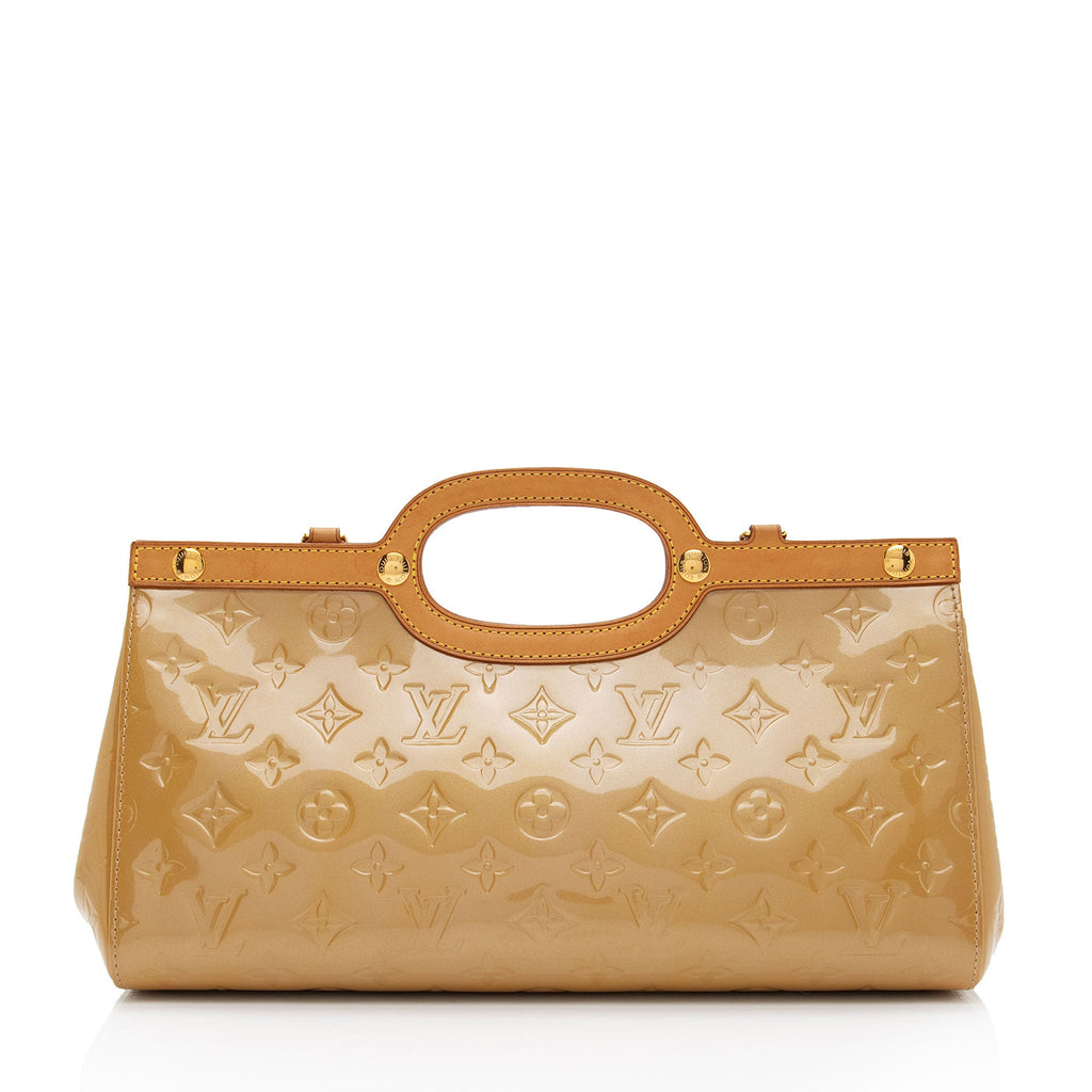 Louis Vuitton Monogram Vernis Roxbury Drive Clutch (SHF-HjMdyt)