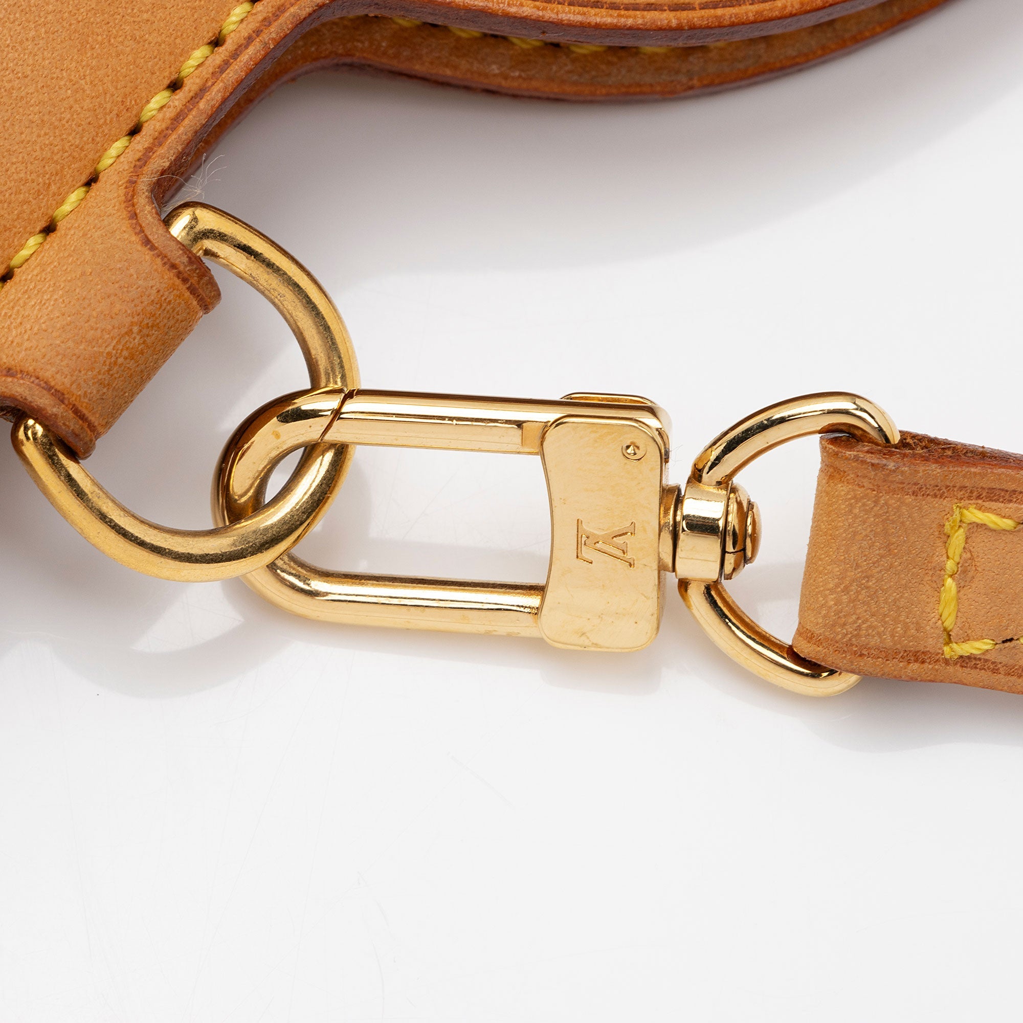 Louis Vuitton Monogram Vernis Roxbury Drive Clutch (SHF-HjMdyt)