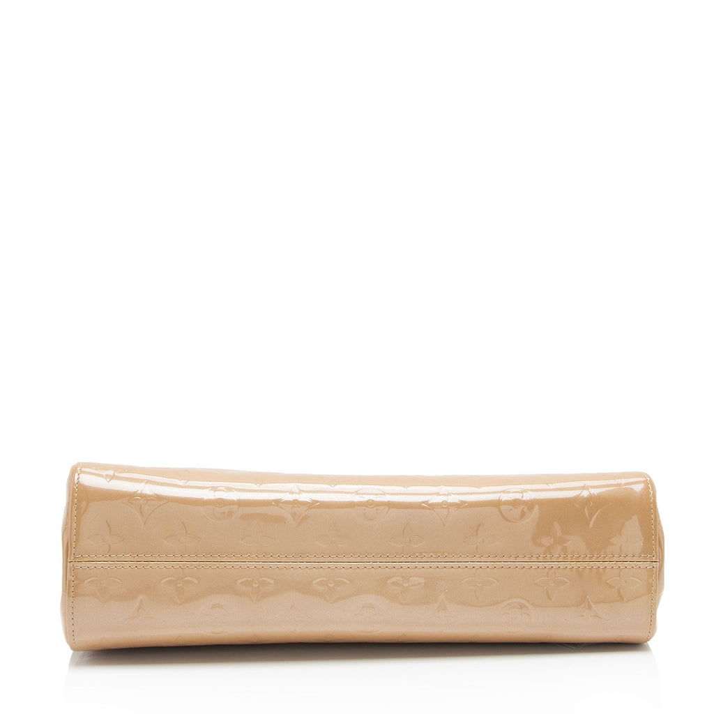 Louis Vuitton Monogram Vernis Roxbury Drive Clutch (SHF-JTTZyc)