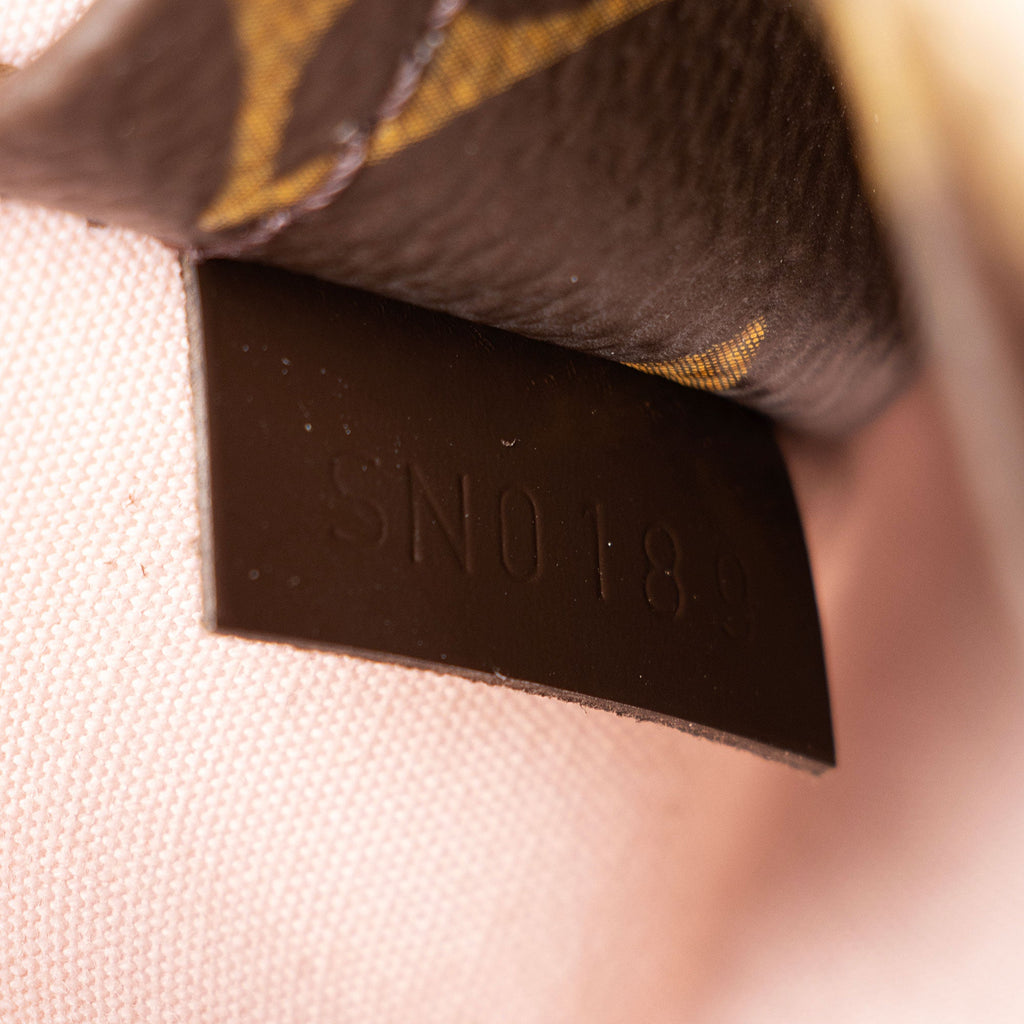 Louis Vuitton Patent Leather Alma BB Satchel (SHF-NVyByb)