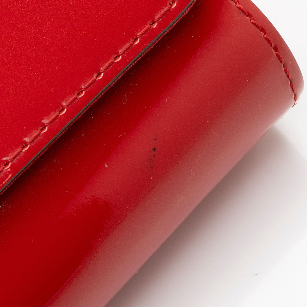 Louis Vuitton Patent Leather Louise Neo Sobe Clutch (SHF-AYeUxs)