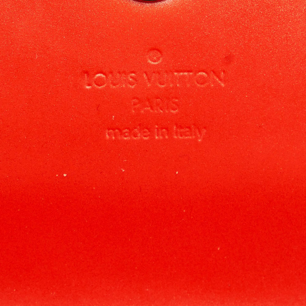 Louis Vuitton Sobe Patent Leather Clutch Bag (SHG-29972)