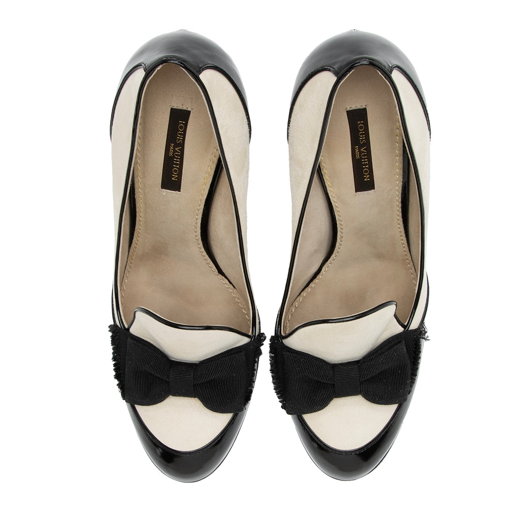 Louis Vuitton Suede Patent Leather Bow Loafer Pumps - Size 9 / 39 (SHF-f76ORf)