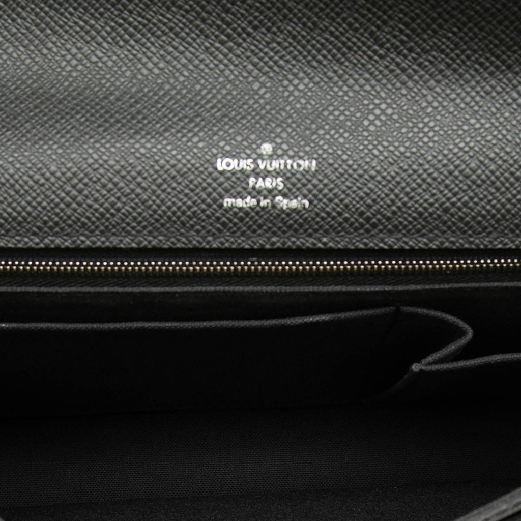 Louis Vuitton Taiga Belaia Clutch