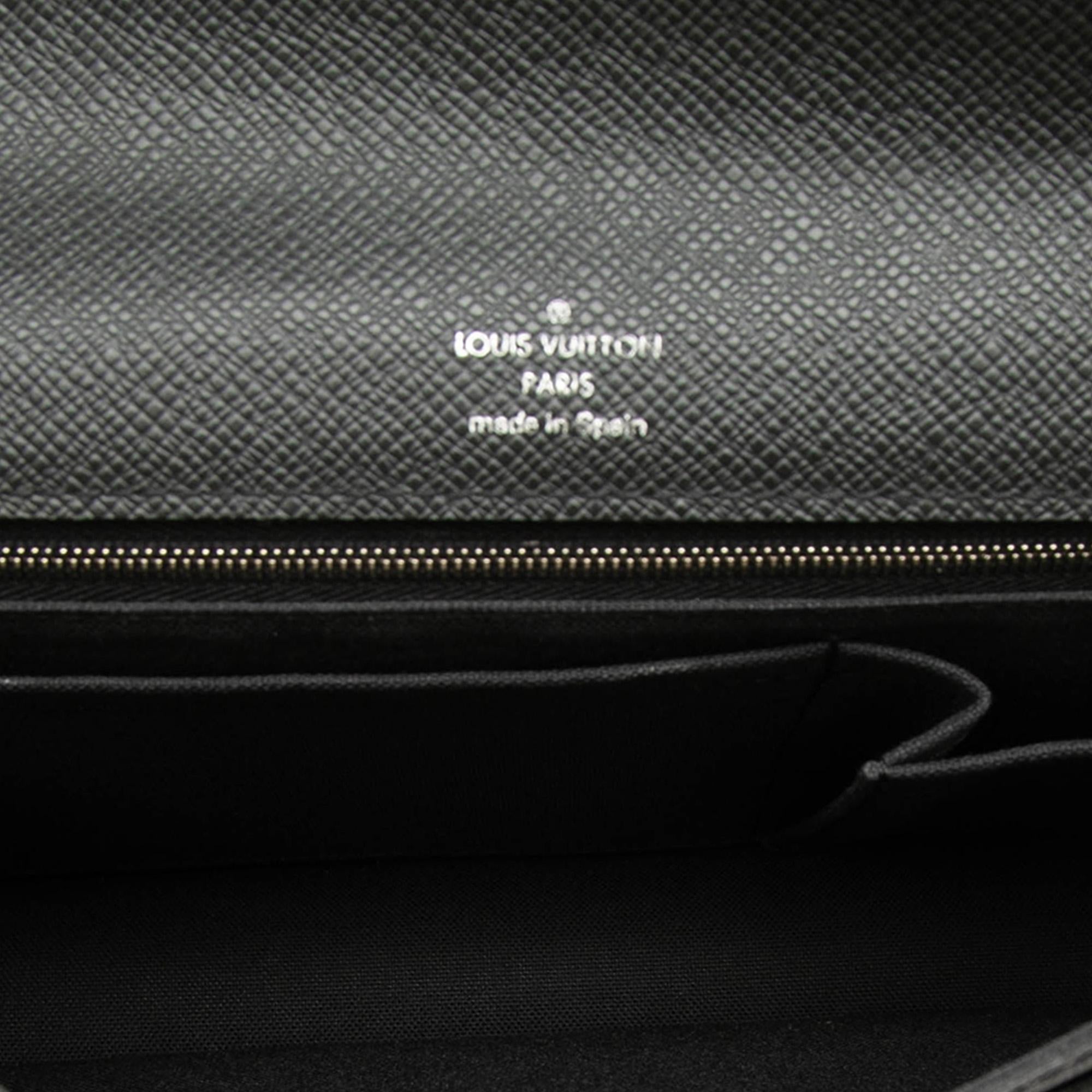 Louis Vuitton Taiga Belaia Clutch