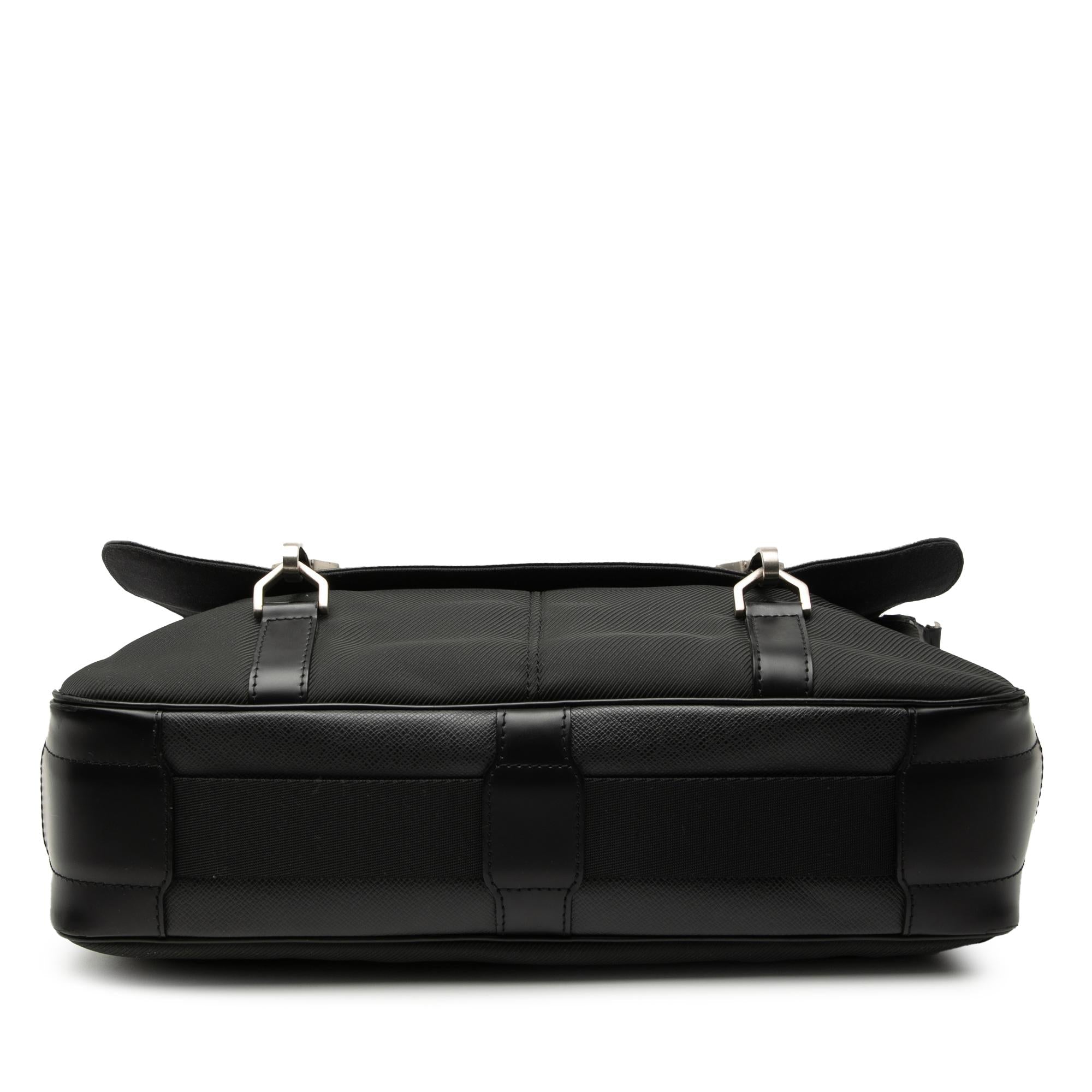Louis Vuitton Taiga Dersou