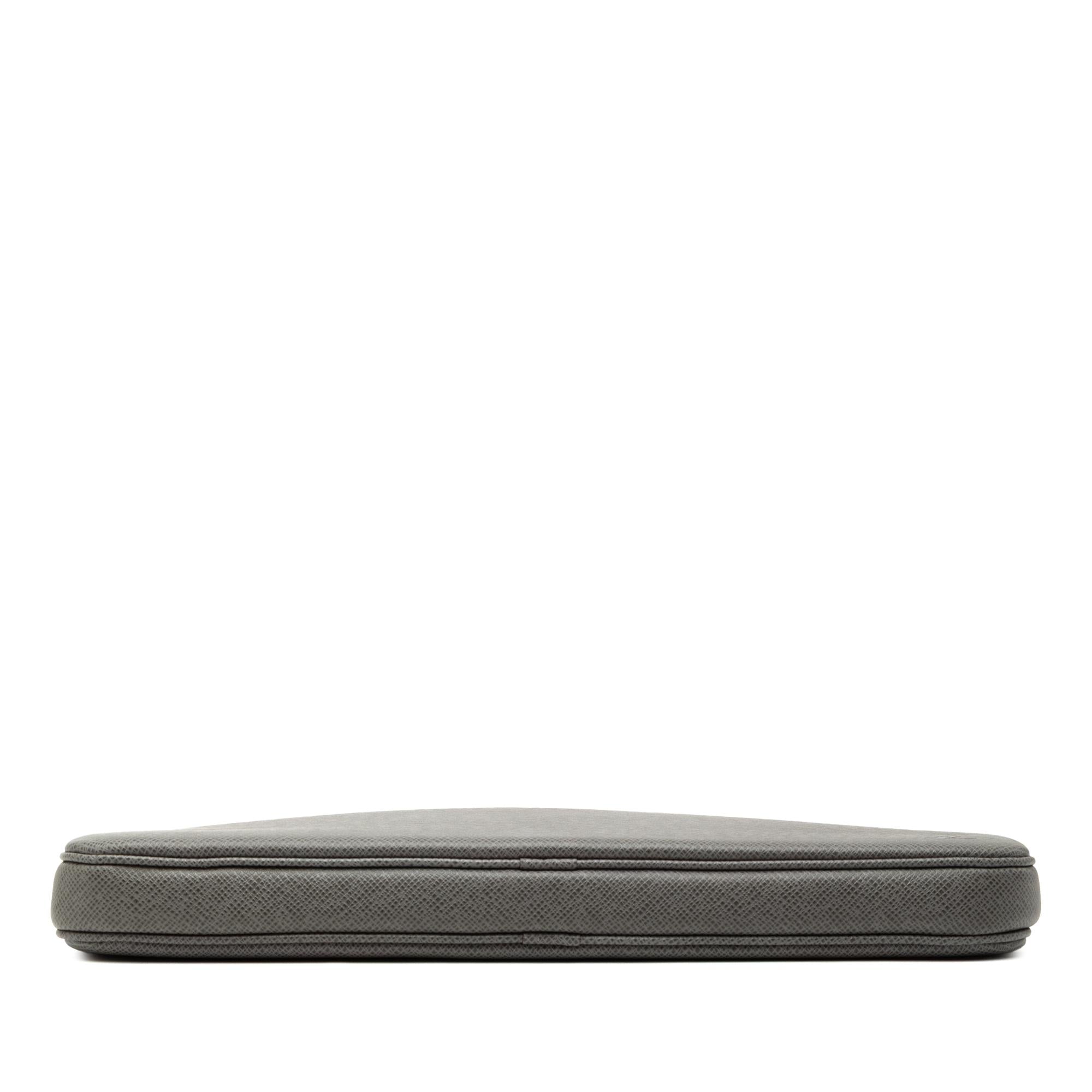 Louis Vuitton Taiga Horizon Laptop Sleeve