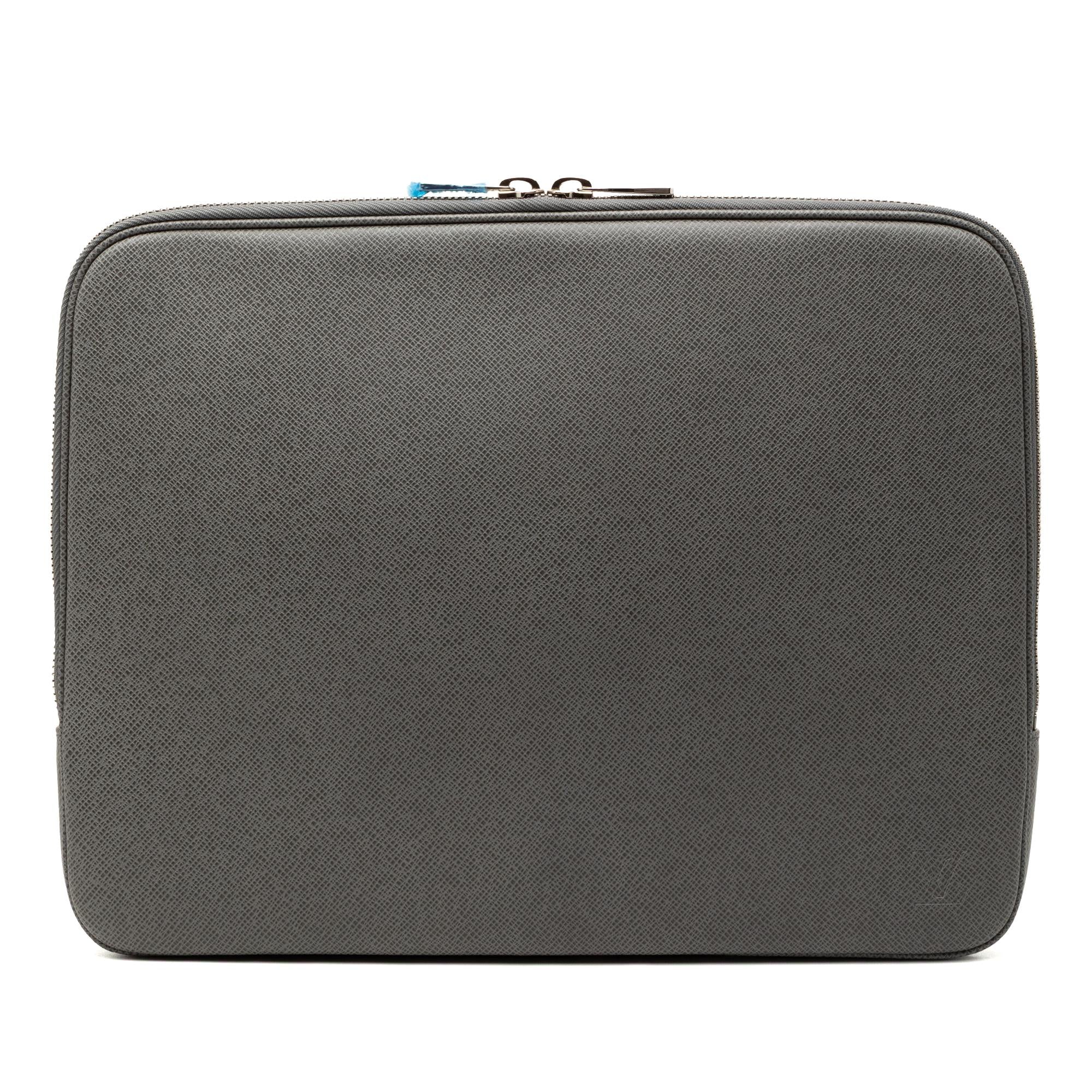 Louis Vuitton Taiga Horizon Laptop Sleeve