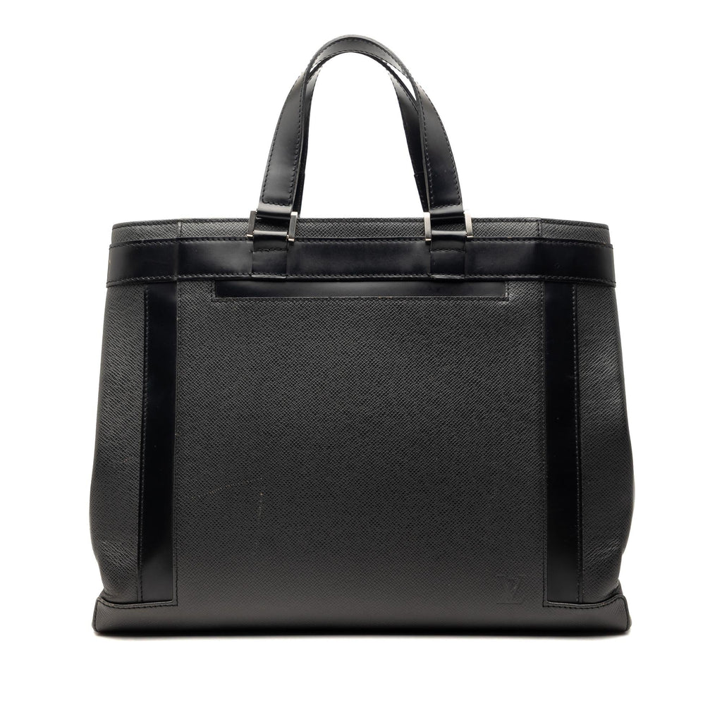 Louis Vuitton Taiga Kasbek PM
