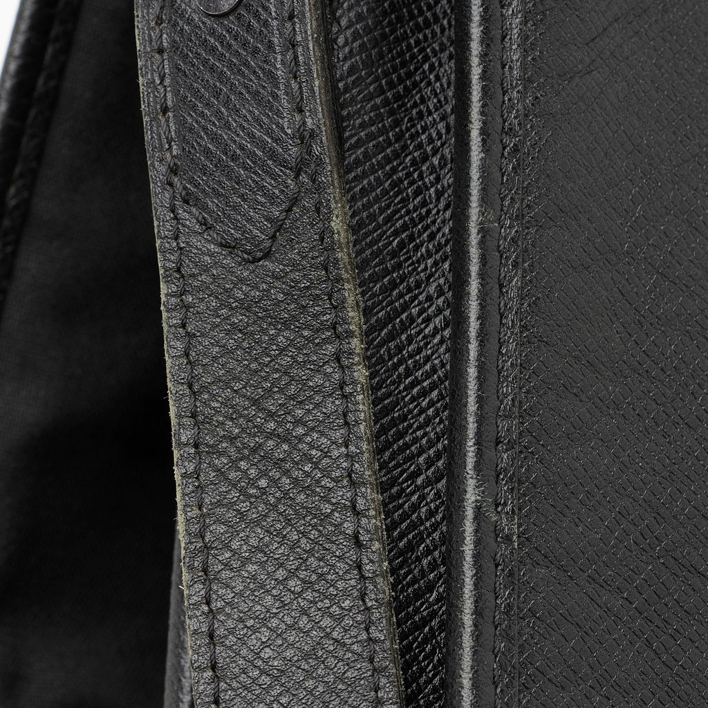 Louis Vuitton Taiga Leather Andrei Messenger Bag (SHF-23822)