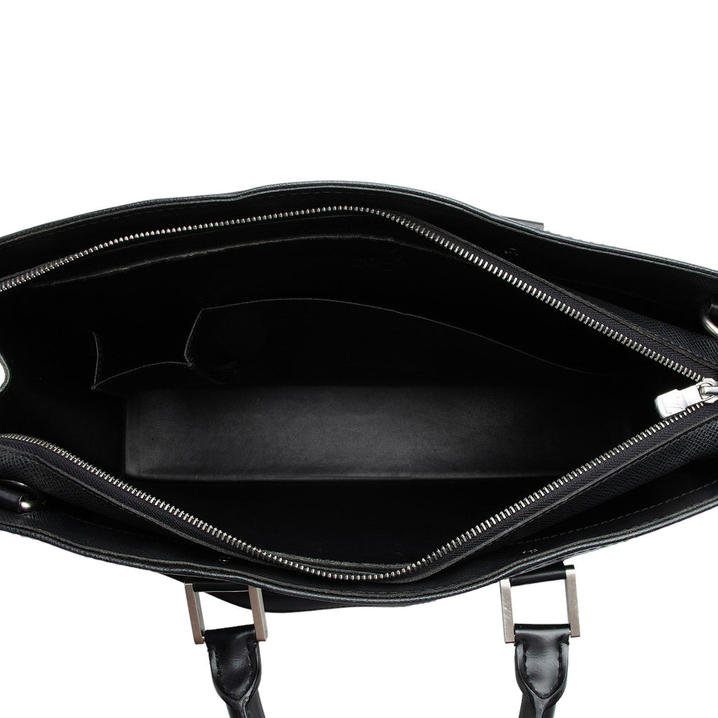 Louis Vuitton Taiga Leather Lozan Briefcase (SHF-9OeHvp)