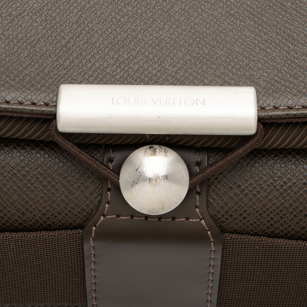 Louis Vuitton Taiga Leather Viktor Messenger