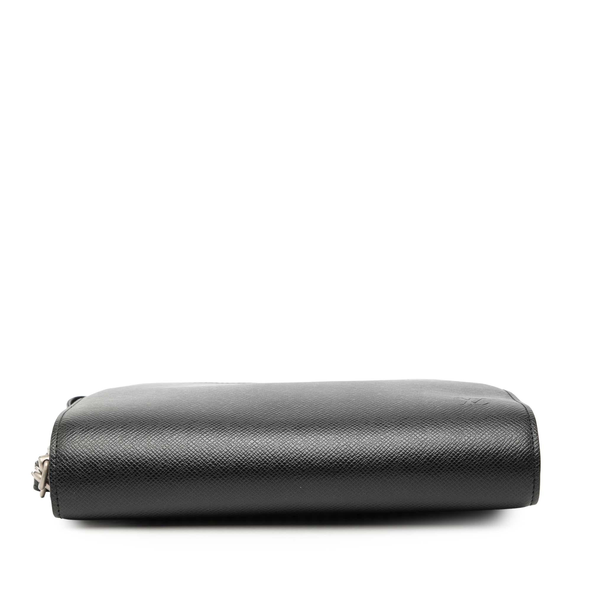 Louis Vuitton Taiga Pochette Baikal