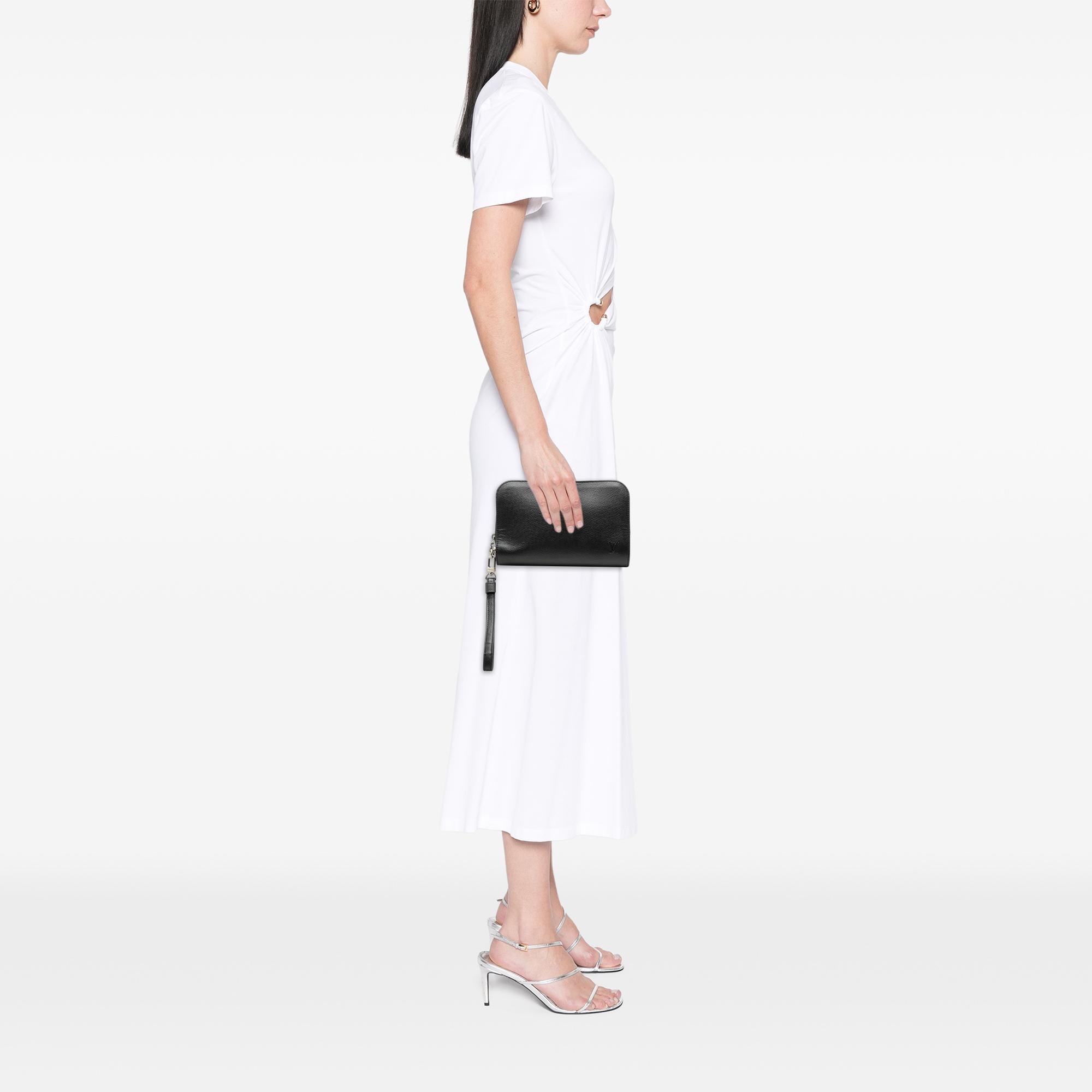 Louis Vuitton Taiga Pochette Baikal