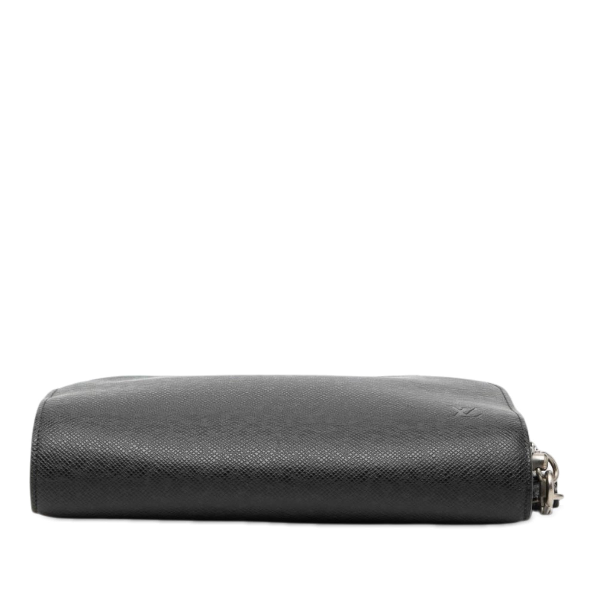 Louis Vuitton Taiga Pochette Baikal