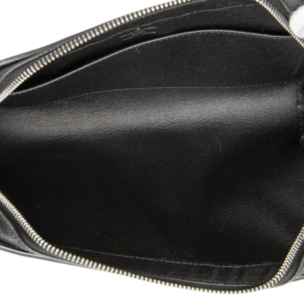 Louis Vuitton Taiga Pochette Baikal
