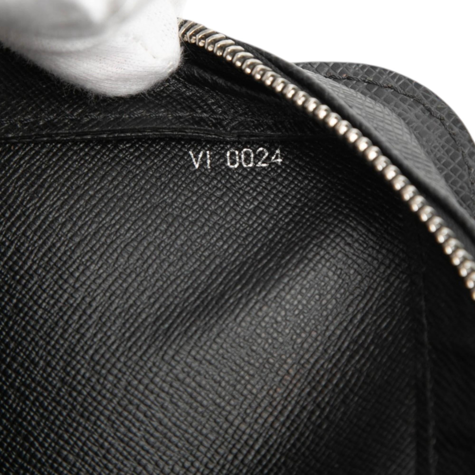 Louis Vuitton Taiga Pochette Baikal