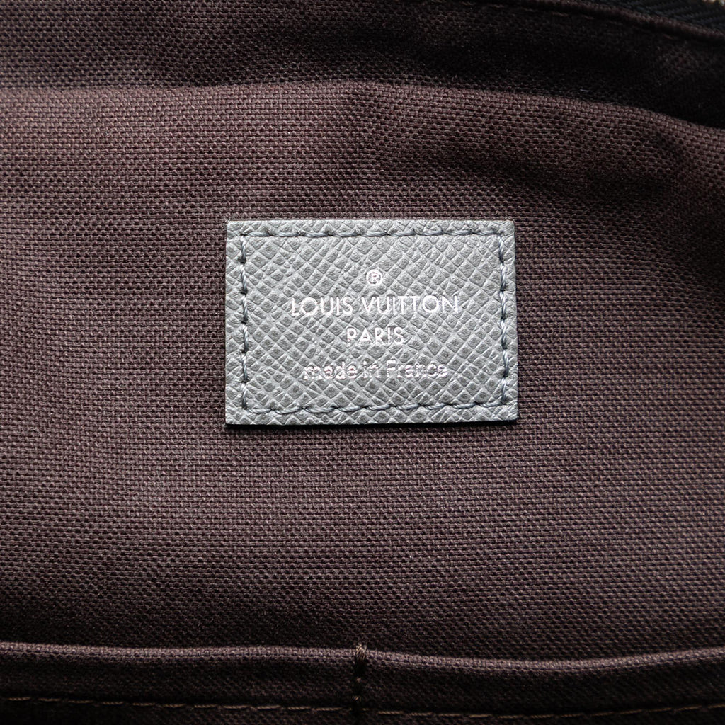 Louis Vuitton Taiga Porte Documents Business MM