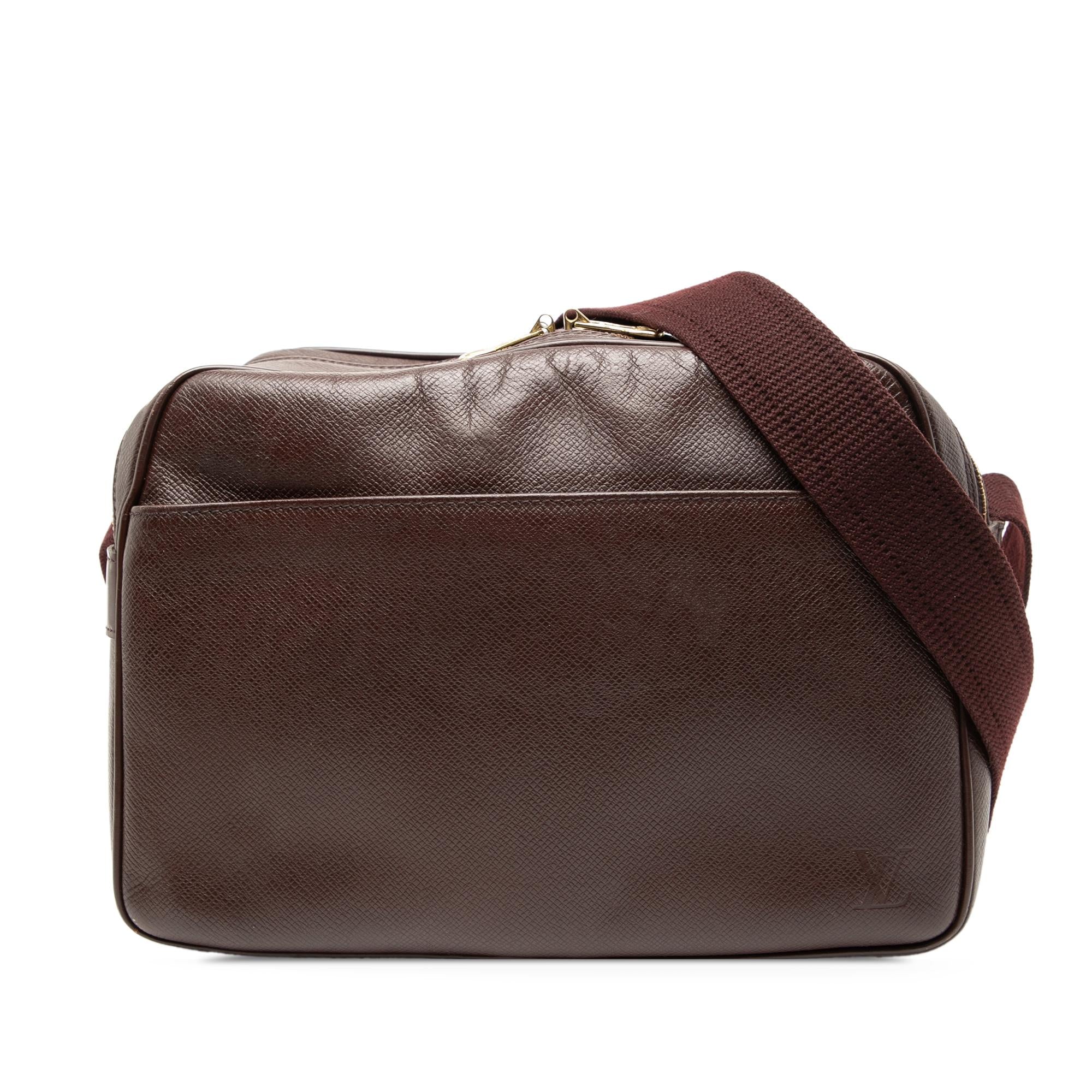 Louis Vuitton Taiga Reporter PM