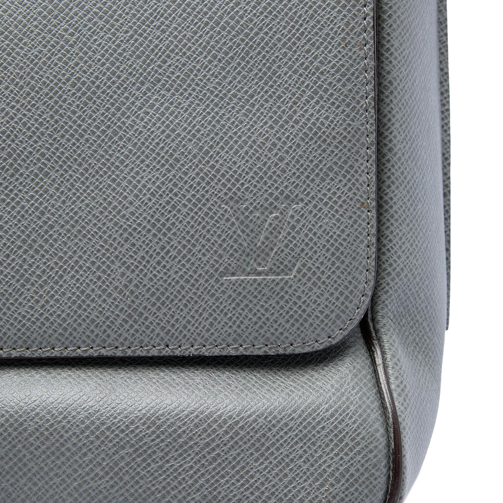 Louis Vuitton Taiga Roman GM