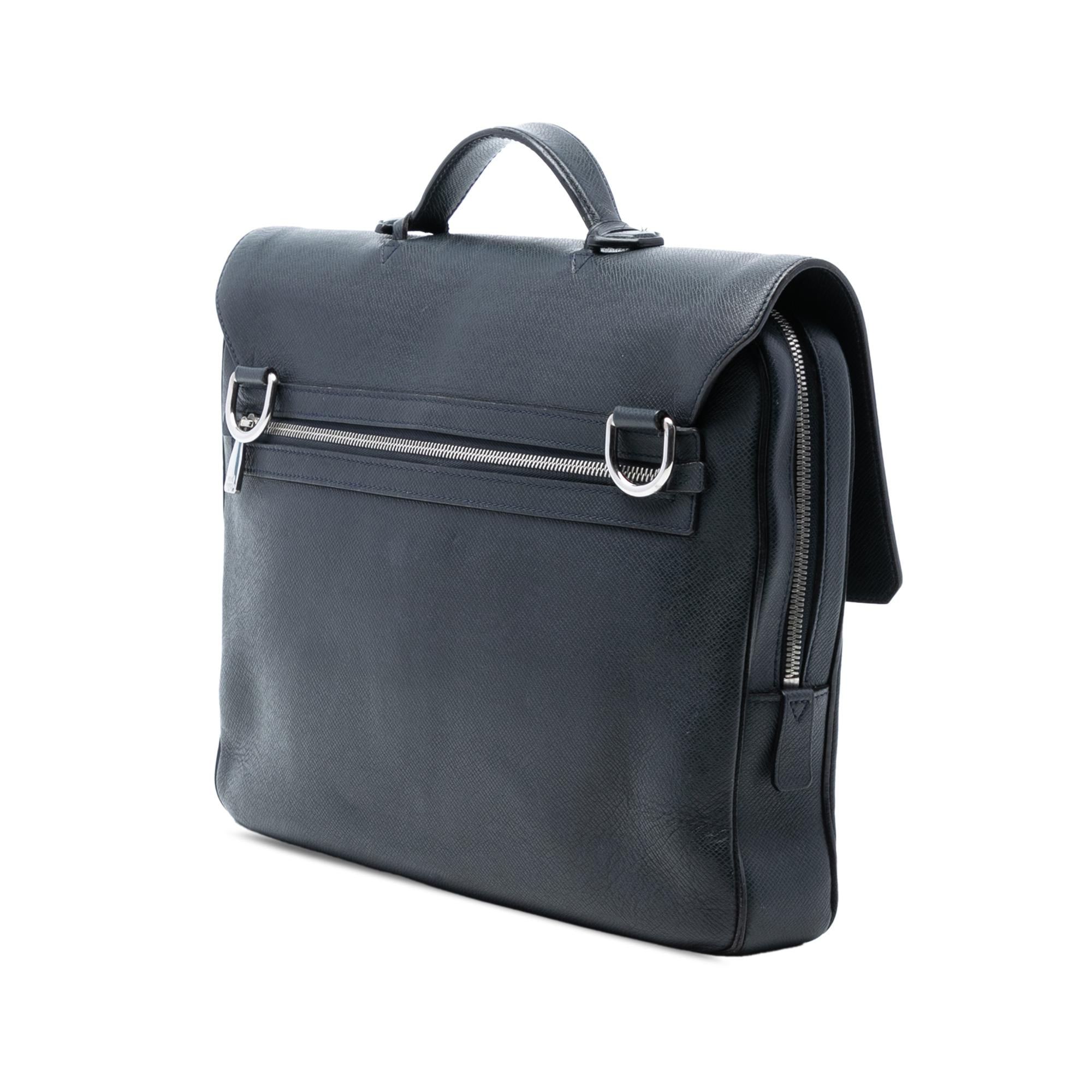 Louis Vuitton Taiga Vassili PM