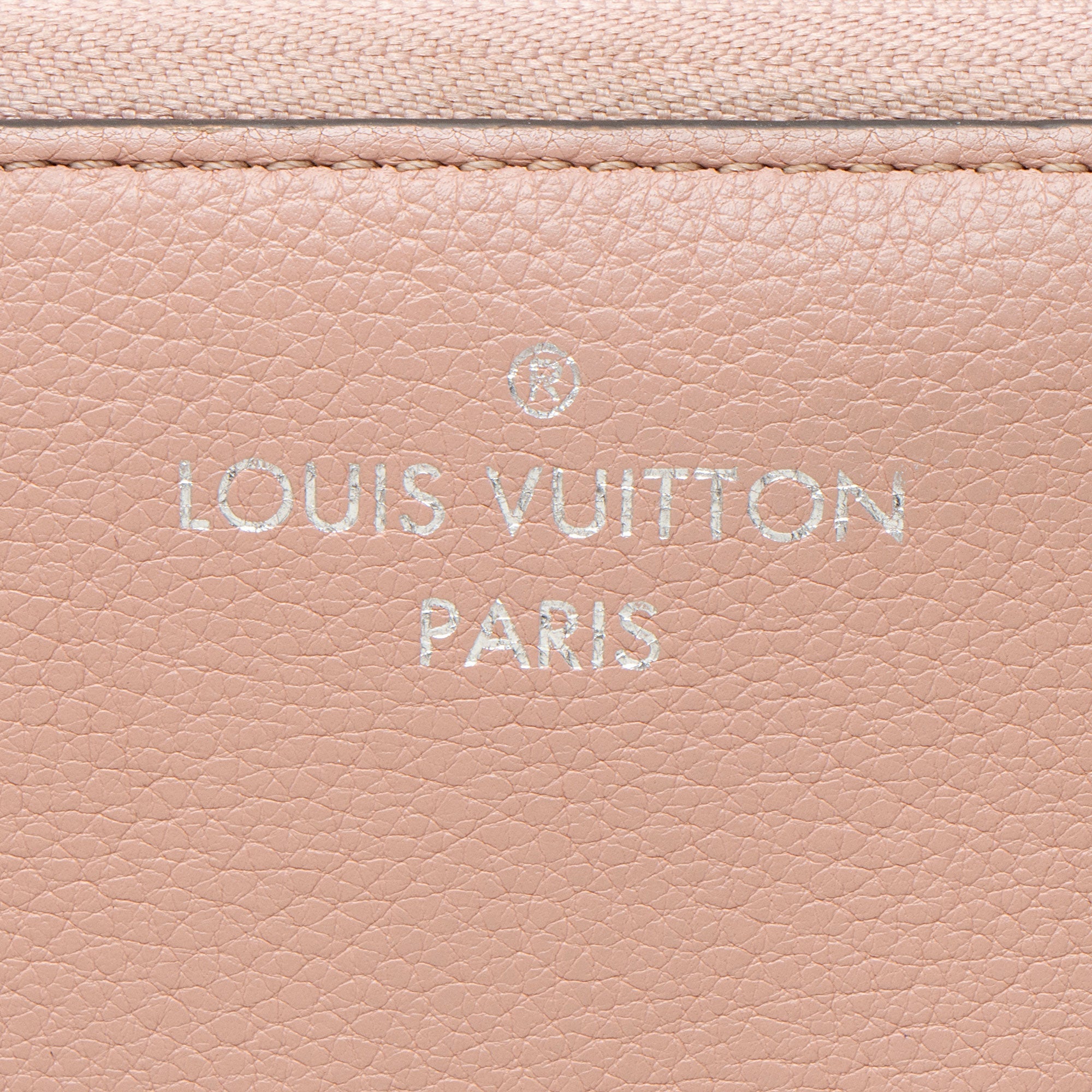 Louis Vuitton Veau Cachemire Comete Zip Around Wallet