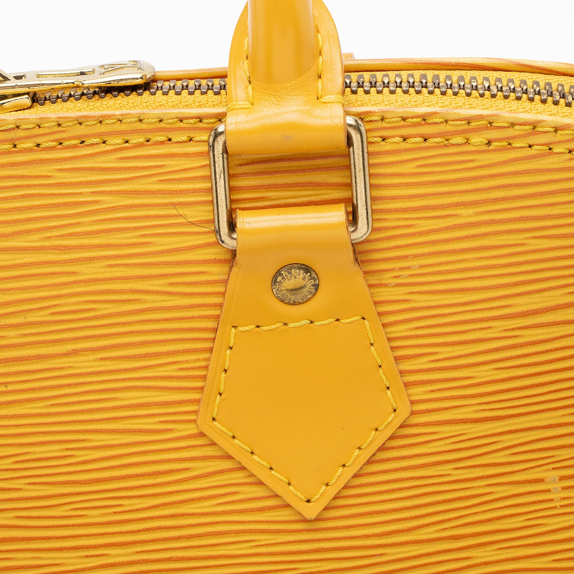 Louis Vuitton Vintage Epi Leather Alma PM Satchel (SHF-4mzRXN)