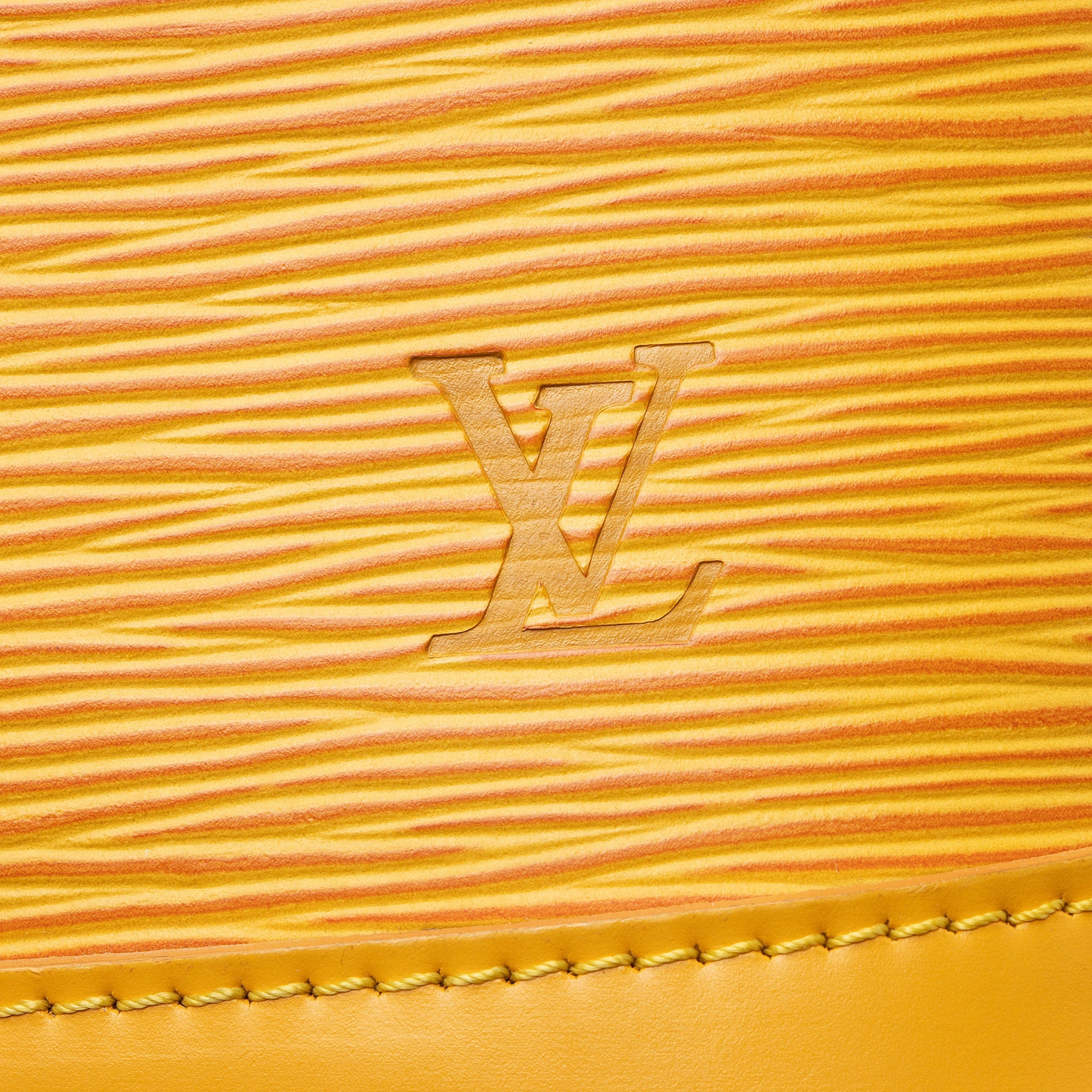 Louis Vuitton Vintage Epi Leather Alma PM Satchel (SHF-4mzRXN)