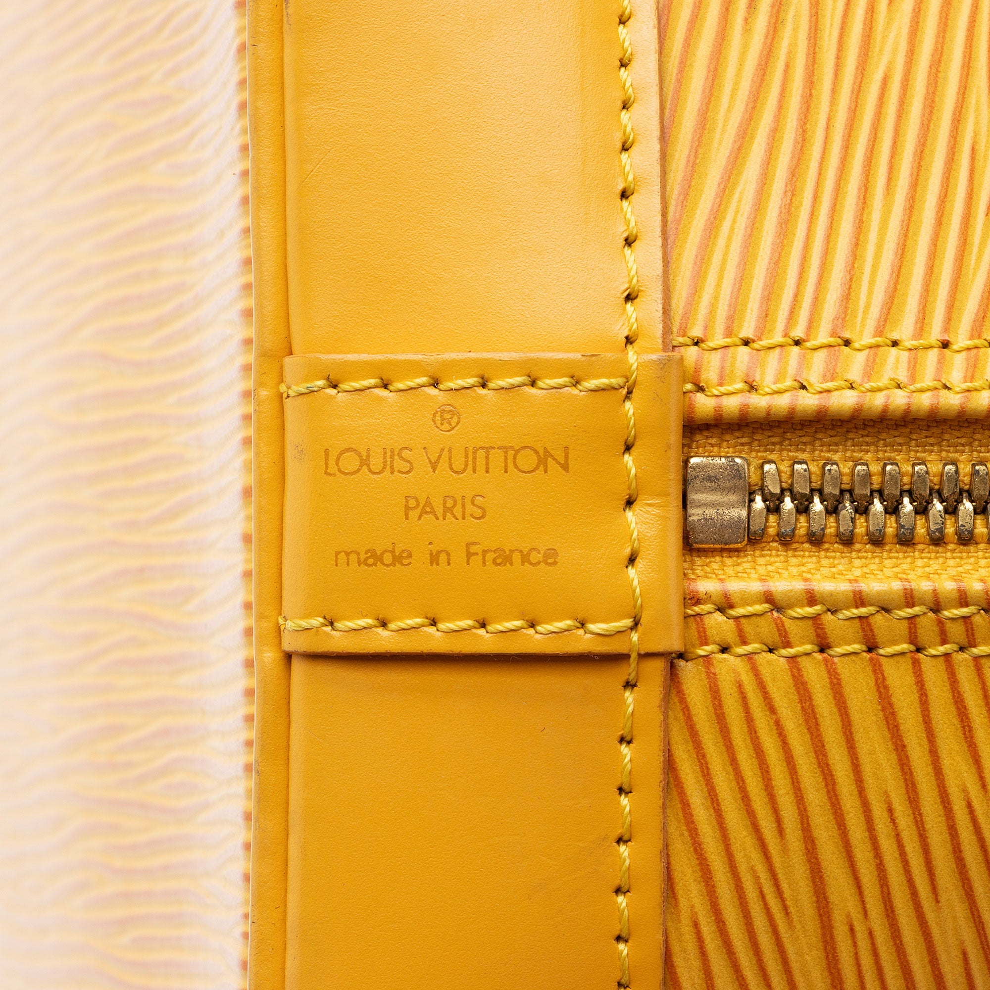 Louis Vuitton Vintage Epi Leather Alma PM Satchel (SHF-4mzRXN)