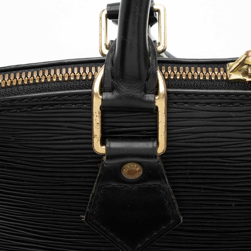 Louis Vuitton Vintage Epi Leather Alma PM Satchel (SHF-I4bcmY)