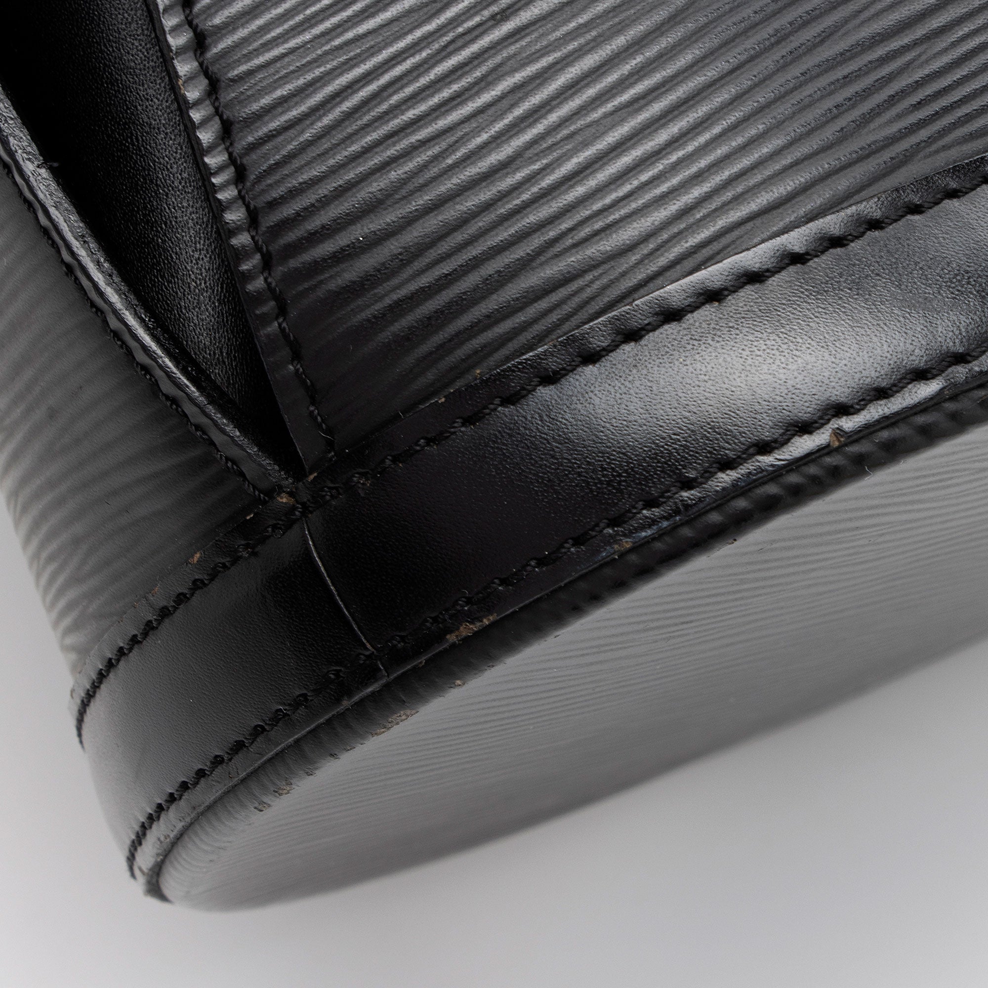 Louis Vuitton Vintage Epi Leather Cluny Shoulder Bag