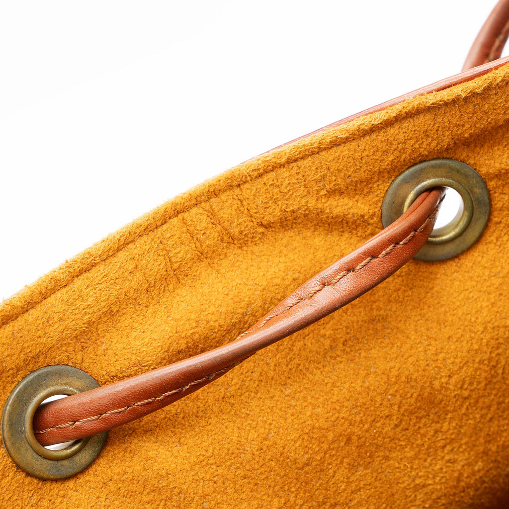 Louis Vuitton Vintage Epi Leather Petit Noe Shoulder Bag (SHF-7fRm6a)