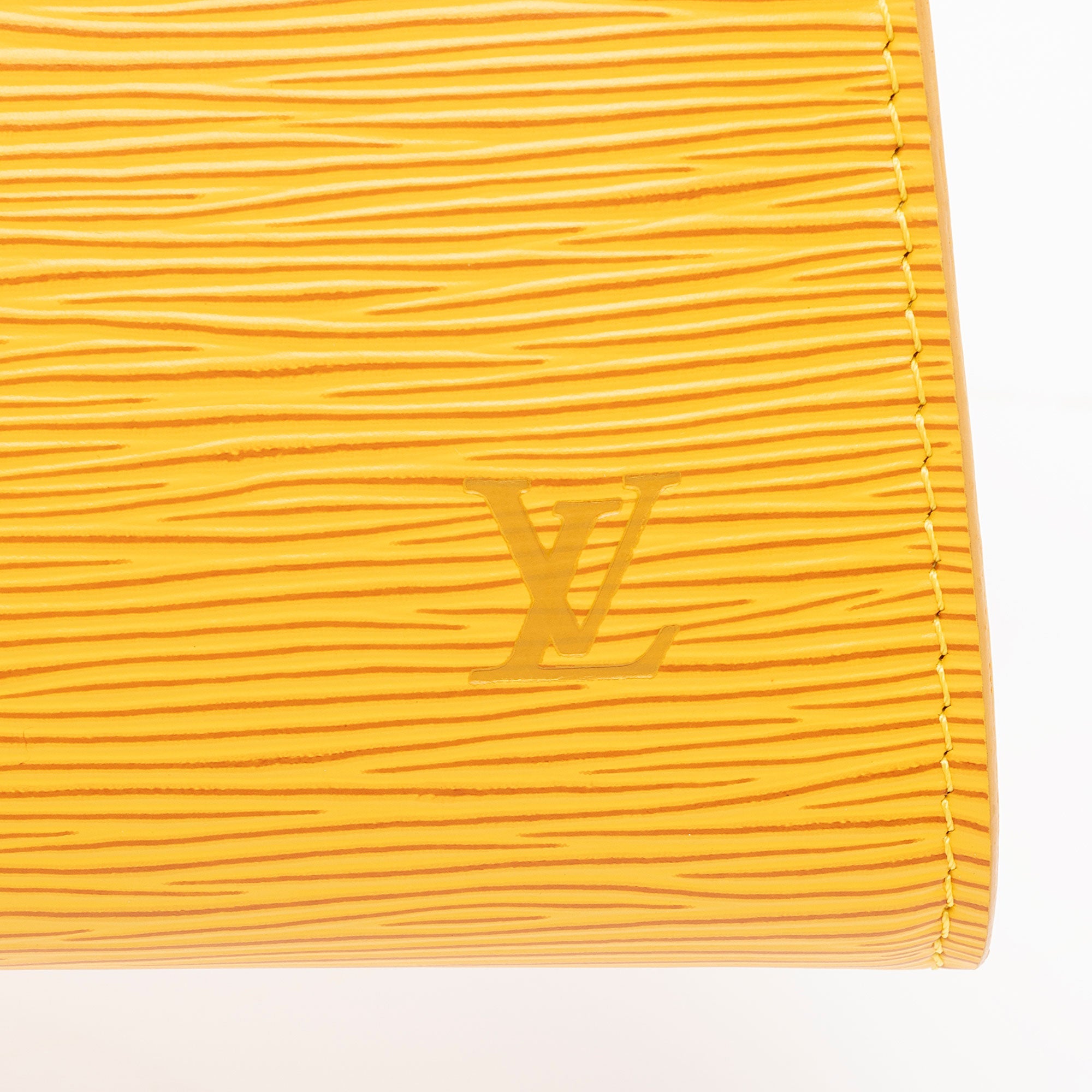 Louis Vuitton Vintage Epi Leather Pochette 21 Accessoires (SHF-hfoySb)